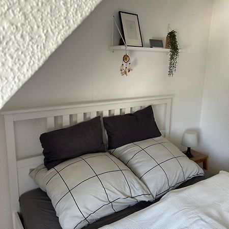 Gemuetliches Privates Apartment Oberhausen  Bagian luar foto