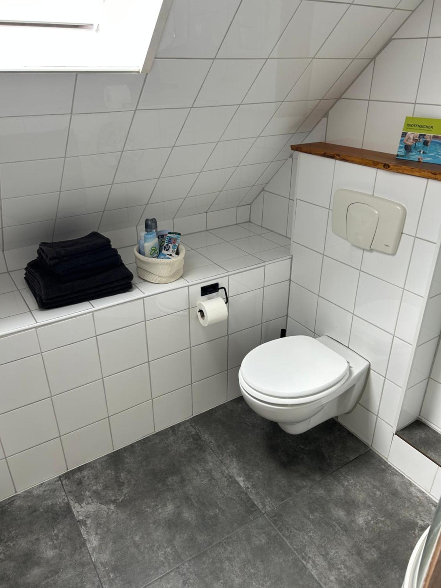 Gemuetliches Privates Apartment Oberhausen  Bagian luar foto