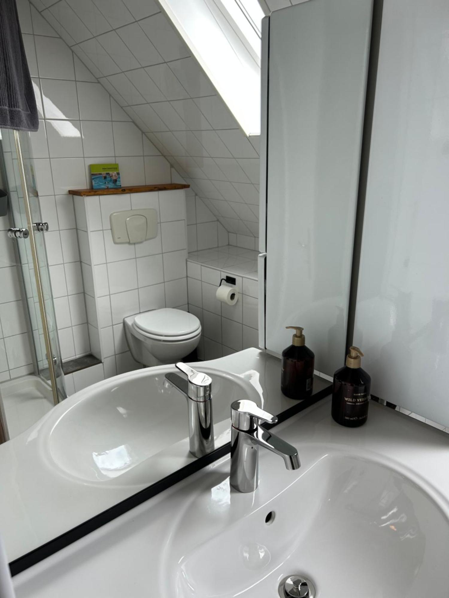 Gemuetliches Privates Apartment Oberhausen  Bagian luar foto